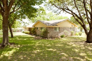 11801 Spring Hill Dr. Austin, Texas 78753 North Austin Single Family Home with Huge Yard.